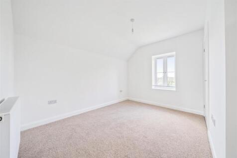 Bedroom 1.jpg