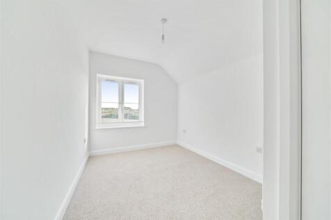 Bedroom 4.jpg