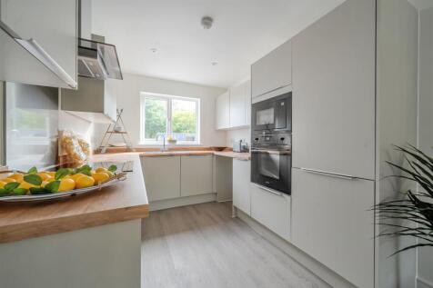 Kitchen 1.jpg