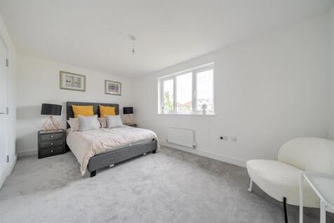 Bedroom  .jpg