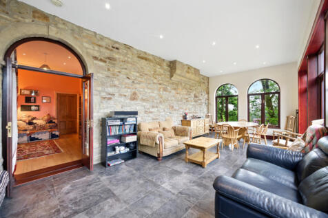 Sun Room/Dining Area