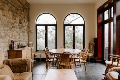 Sun Room/Dining Area