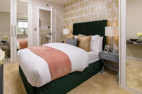 Inside view Maidstone main bedroom en suite