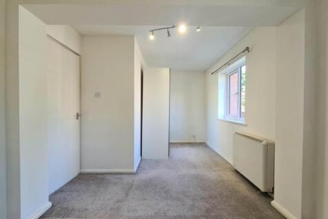 64 Hay Leaze Bedroom