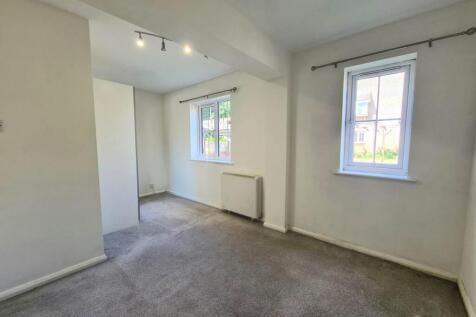 64 Hay Leaze Bedroom