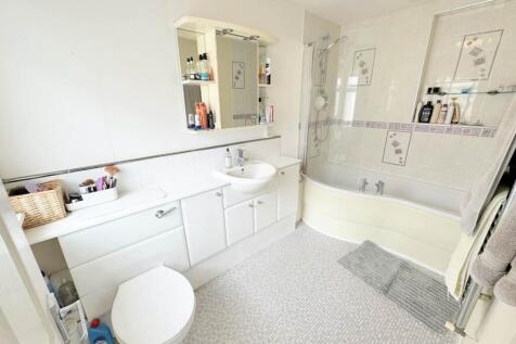 Main En-suite