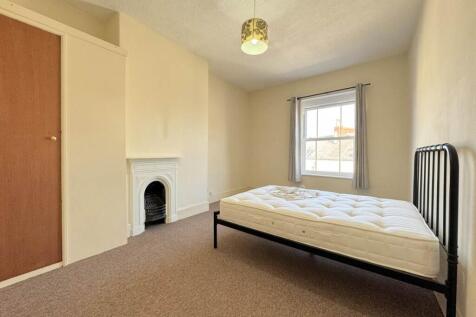 Main Bedroom 