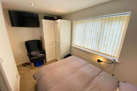 Master Bed 1