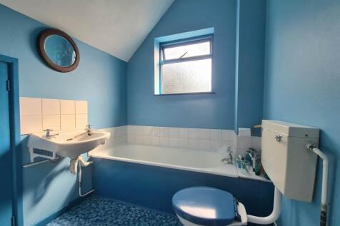 Flat 9 Bath