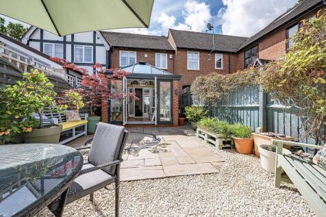 Rear patio garden