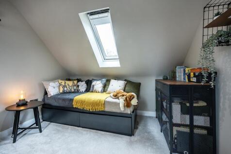Bedroom 3 / Study