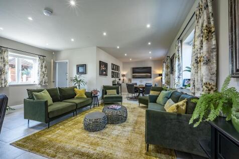 Living area.jpg