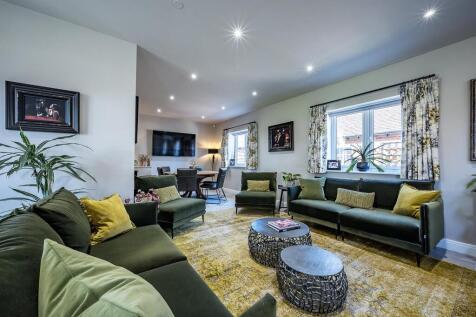 Living area.jpg