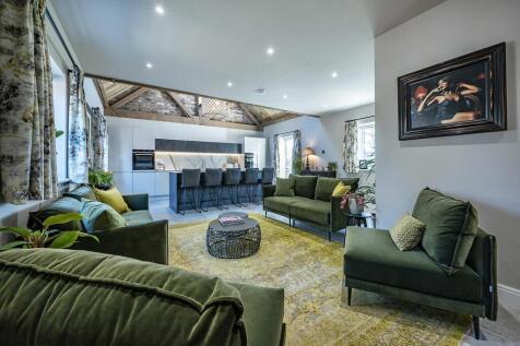 Living area.jpg