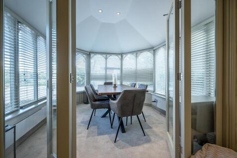 Summer room