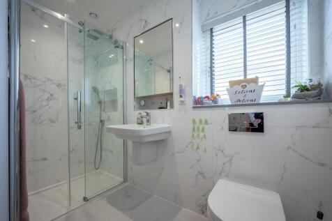 2nd En-suite