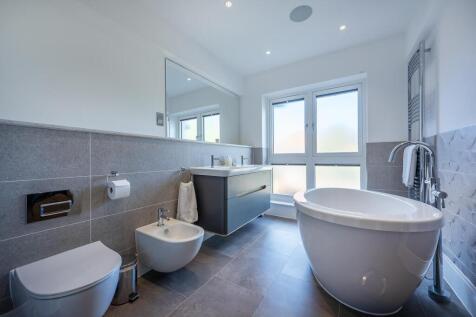 Main Ensuite