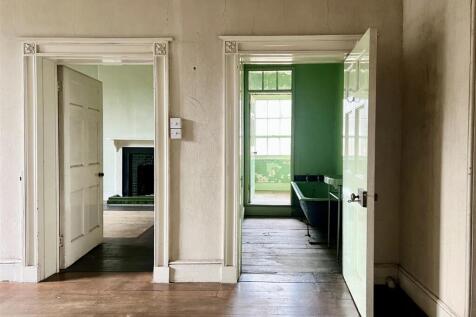 Landing - Main House