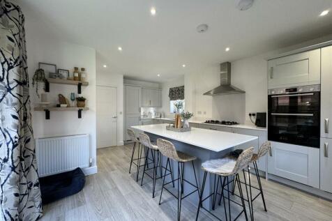 Kitchen (2).jpeg