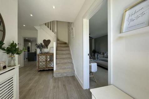 Entrance Hallway.jpeg