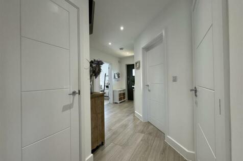 Hallway.jpeg