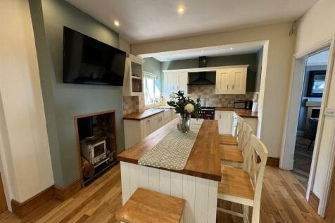 Large Dining Kitchen/Snug