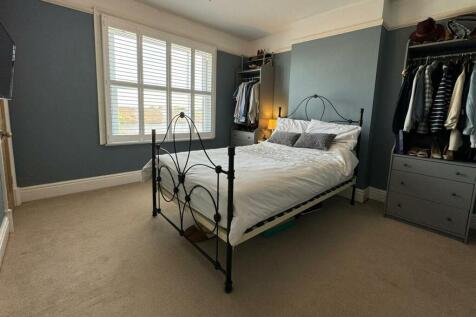 BEDROOM 2 (FRONT).jpg