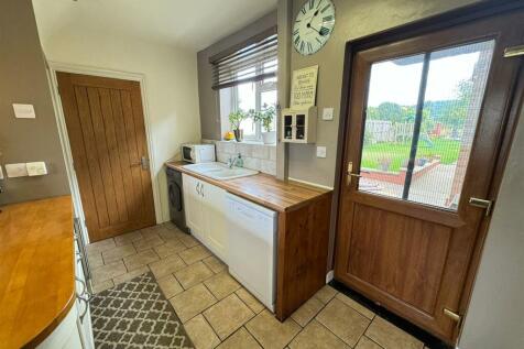 KITCHEN TO REAR