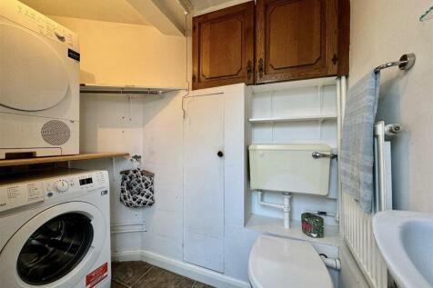 UTILITY/GROUND FLOOR WC
