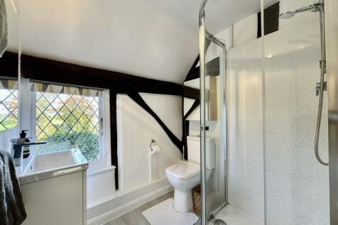 ENSUITE SHOWER ROOM TO PRINCIPAL BEDROOM 1