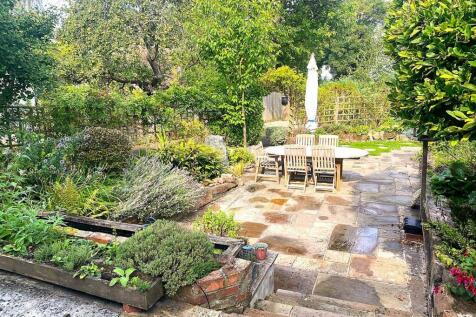 REAR GARDEN C.jpg