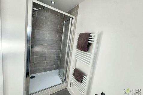 ENSUITE TO BEDROOM 1