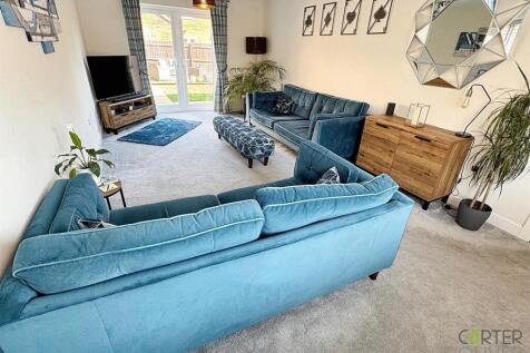 LOUNGE B.jpg