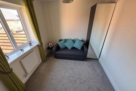 BEDROOM 4.jpg