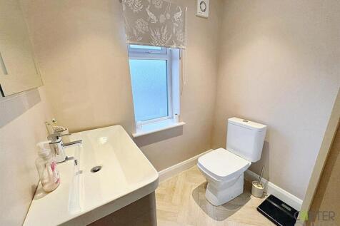 SHOWER ROOM B.jpg