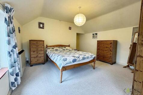 Bedroom 1 (1st Floor)