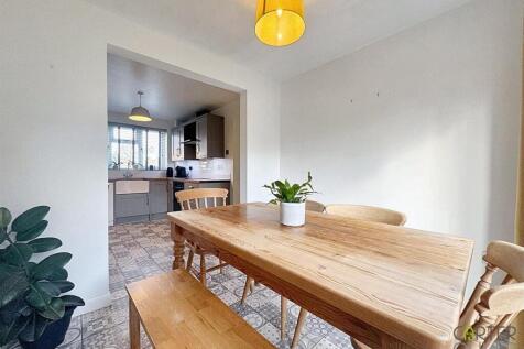DINING SPACE OPEN TO KITCHEN