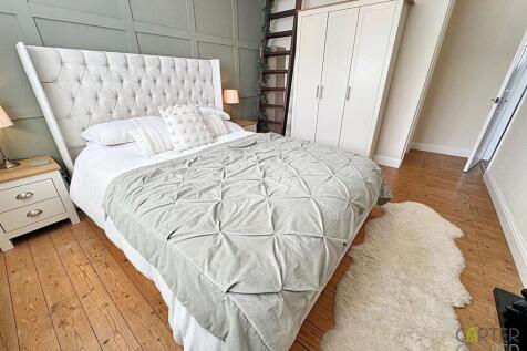 BEDROOM 1 (REAR)