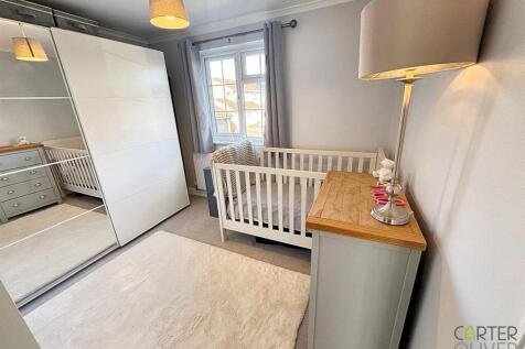 BEDROOM 3 (REAR)