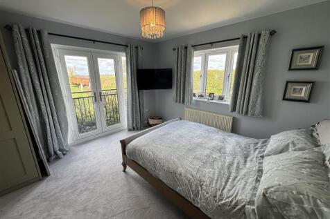 PRINCIPAL BEDROOM SUITE