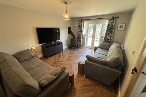 LOUNGE / RECEPTION 1