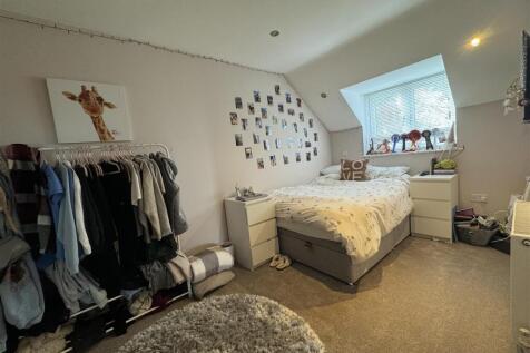 PRINCIPAL BEDROOM 2