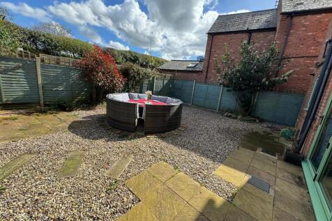 OUTDOOR ENTERTAINING SPACE A.jpg