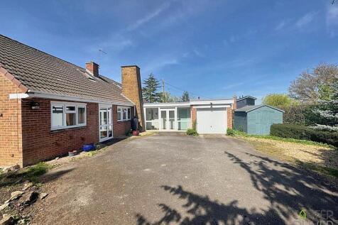 Front Entrance/Driveway