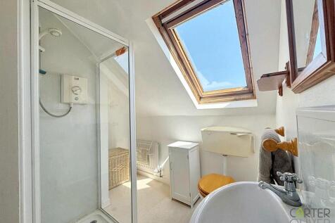 Shower Room 1st Floor