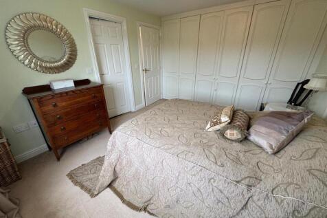 Principal Bedroom 1 (rear)