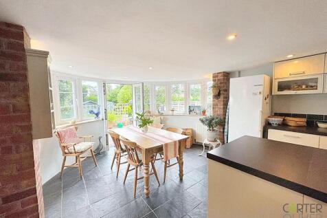 DINING SPACE