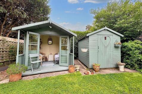 GARDEN ROOM AND SHED