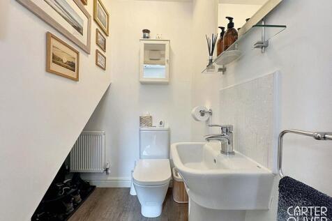 GROUND FLOOR WC