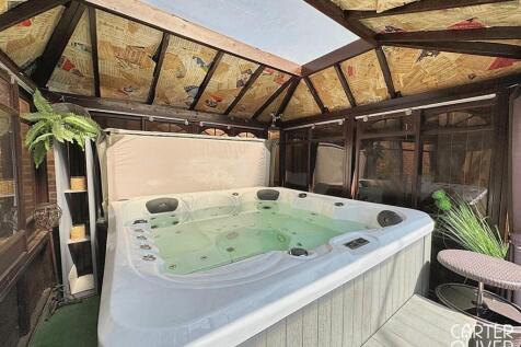 HOTTUB
